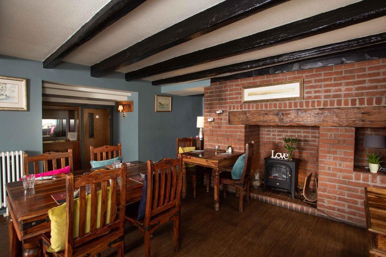 Queens Head Hotel Berwick-upon-Tweed Exterior foto